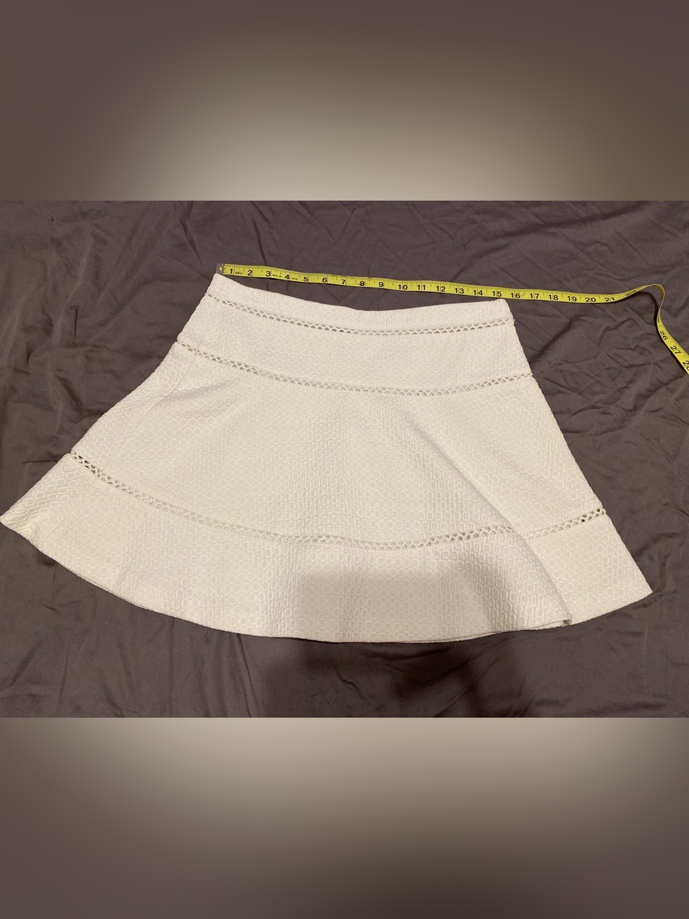 Banana Republic white knit textured skater skirt, waist size 30 in.